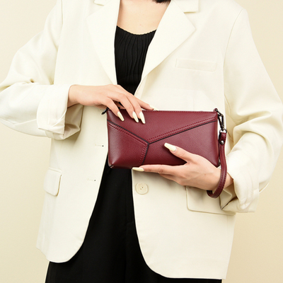 Karmesinrote Kranz-Handtasche
