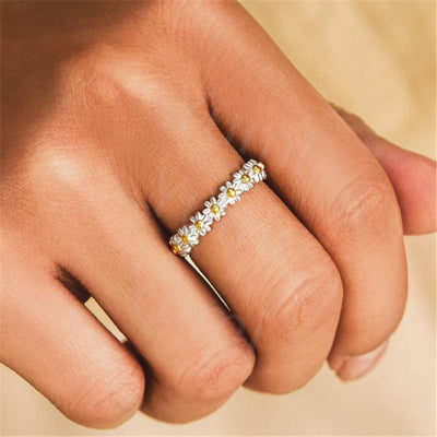 Klara® | SÜSSER DAISY-BLUMENRING (VERSTELLBAR)