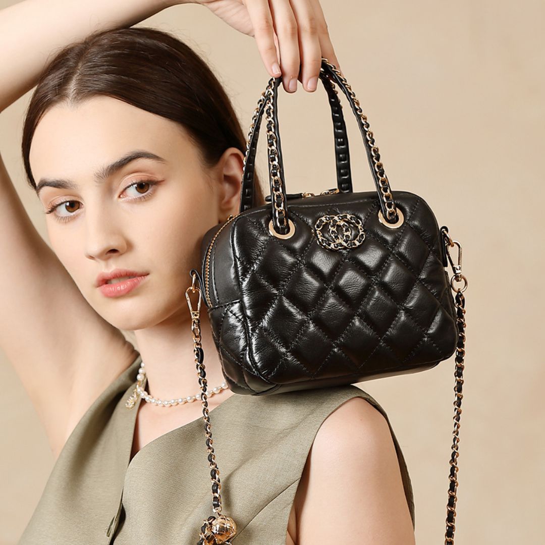 Regal Silhouette Handtasche
