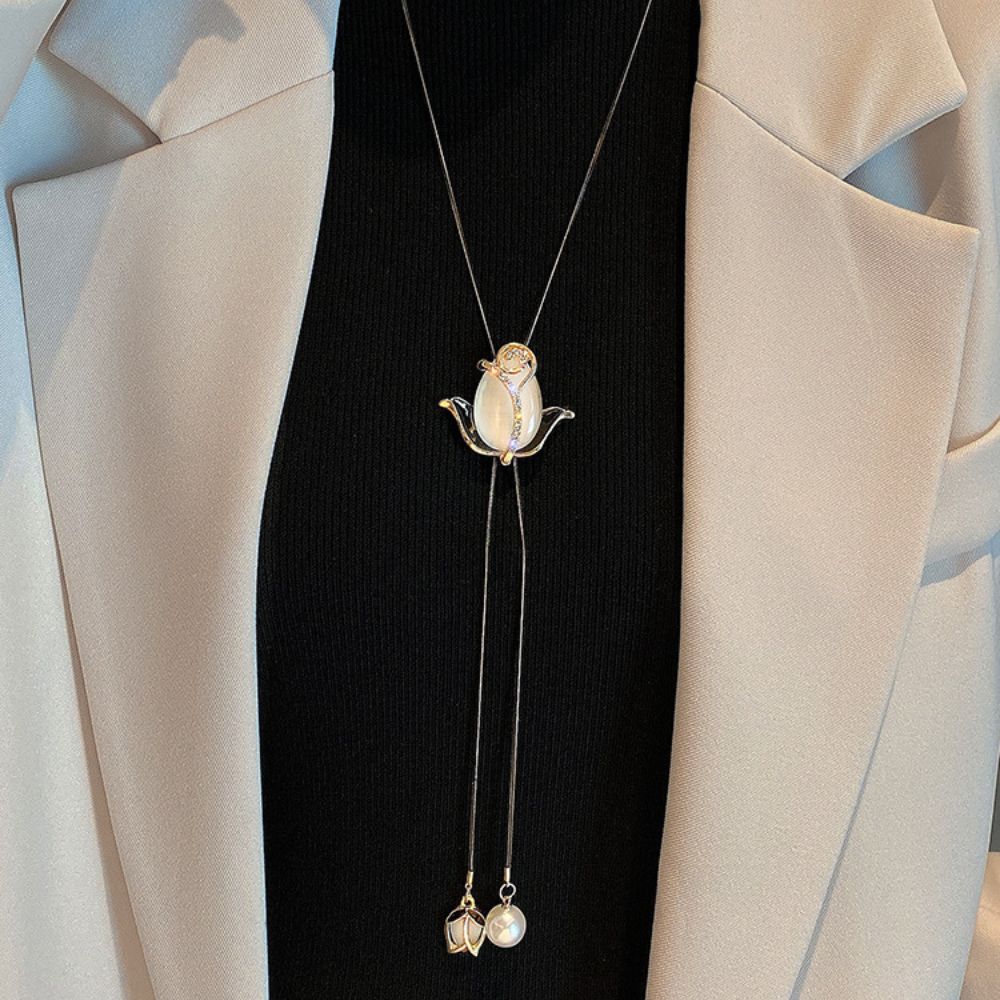 Lieselotte® | ZEITLOSE TULPEN-HALSKETTE