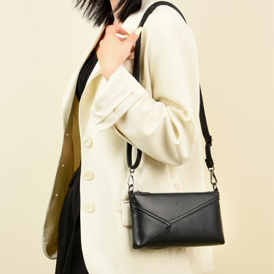 Karmesinrote Kranz-Handtasche